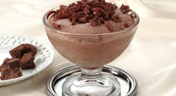 Mousse fredda al cioccolato: cremosissima, bastano pochi minuti