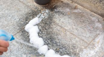 Macchie dei vasi sul pavimento: rimuovile in un batter d’occhio da balcone e terrazzo