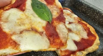 Pizza fit: in 3 minuti metti in forno! Ha solo 160 kcal