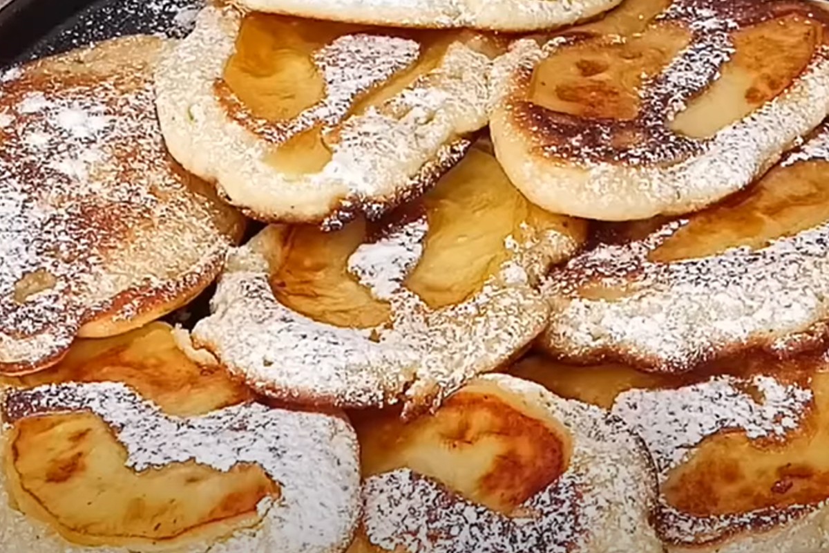 Frittelle alle mele: li prepari per colazione in 5 minuti. Non serve il forno