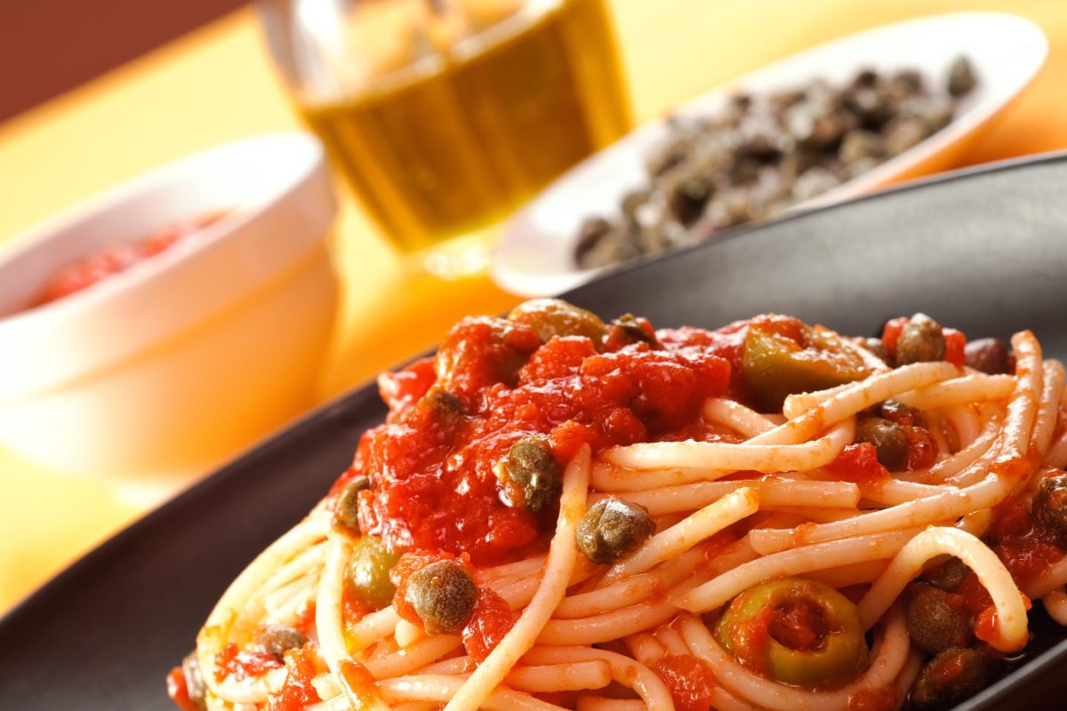 Spaghetti alla Pantesca: prepara questa ricetta siciliana. È un capolavoro