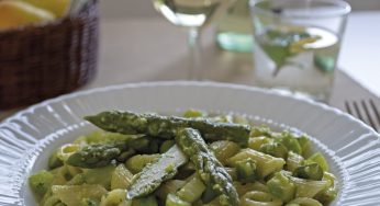 Pasta asparagi e parmigiano: prepara questo piatto dietetico. È buonissimo e saporito