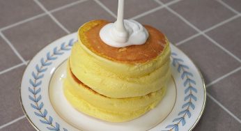 Pancake soufflé: alti e soffici come una nuvola! Provali a colazione. Hanno 100 kcal