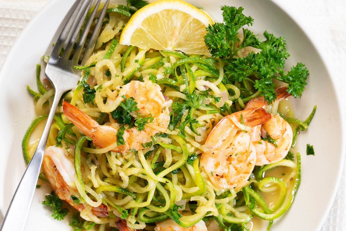 Spaghetti di zucchine con gamberi: la ricetta gustosa e super dietetica