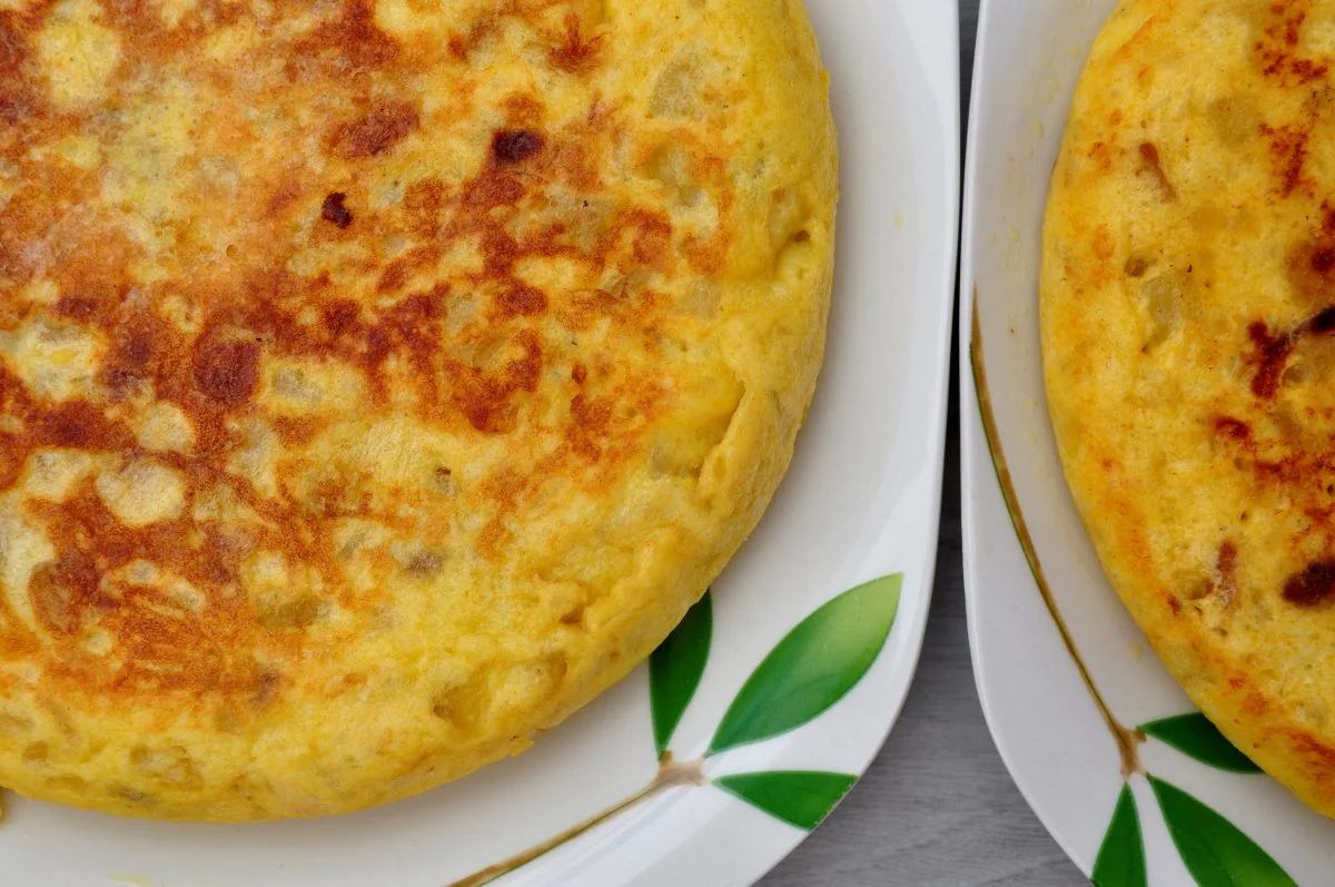 Focaccia di patate in padella: il ripieno è super filante. È pronta in 1 attimo