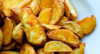 Patate arrosto: questo è l’ingrediente segreto per renderle super croccanti!