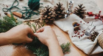 Natale in stile rustico 2023: tanti elementi naturali per decorare in economia