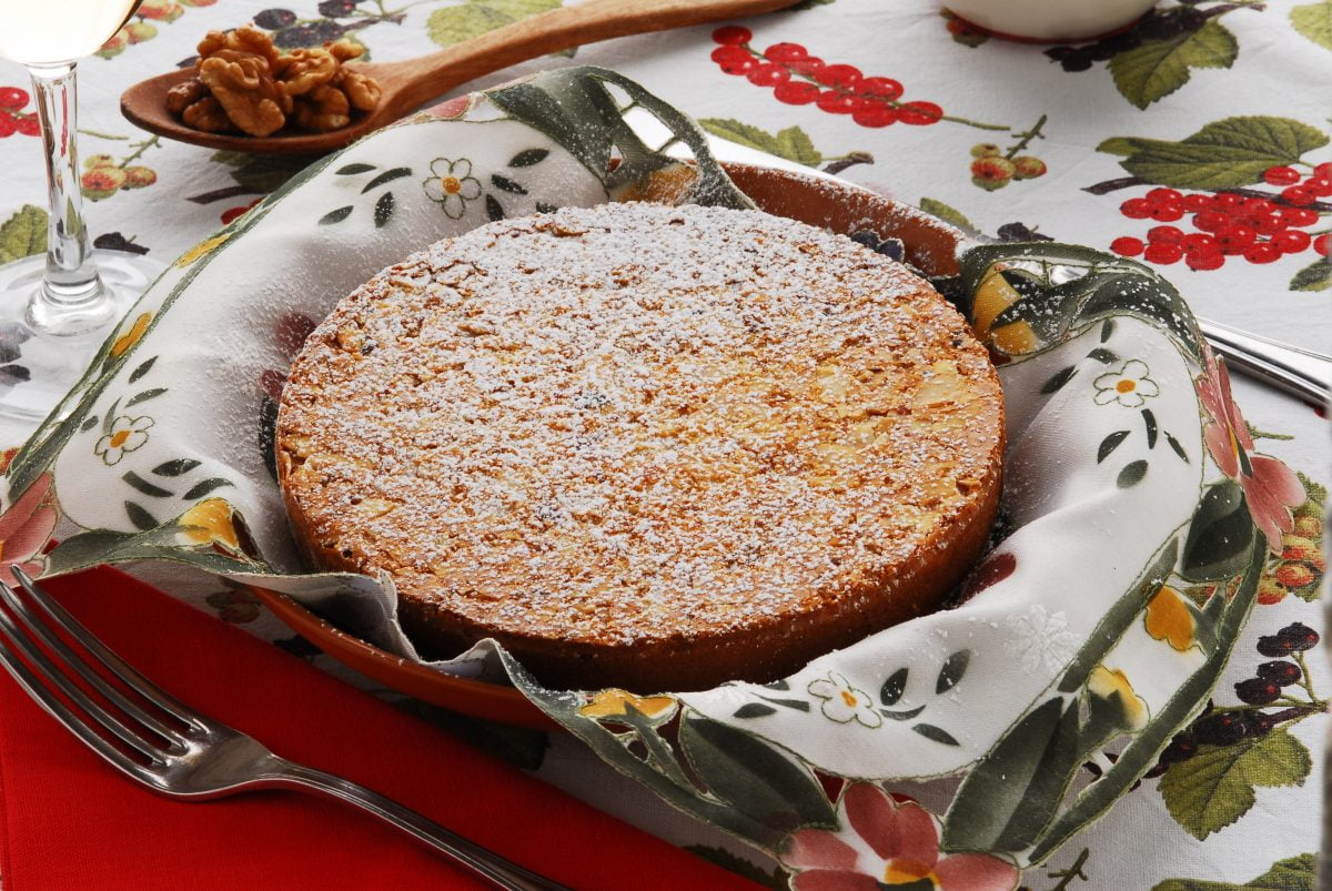 Torta di zucca con noci: la faccio con farina integrale. Ha un sapore irresistibile