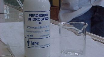 Acqua ossigenata: contro lo sporco più ostinato è imbattibile! Usala così