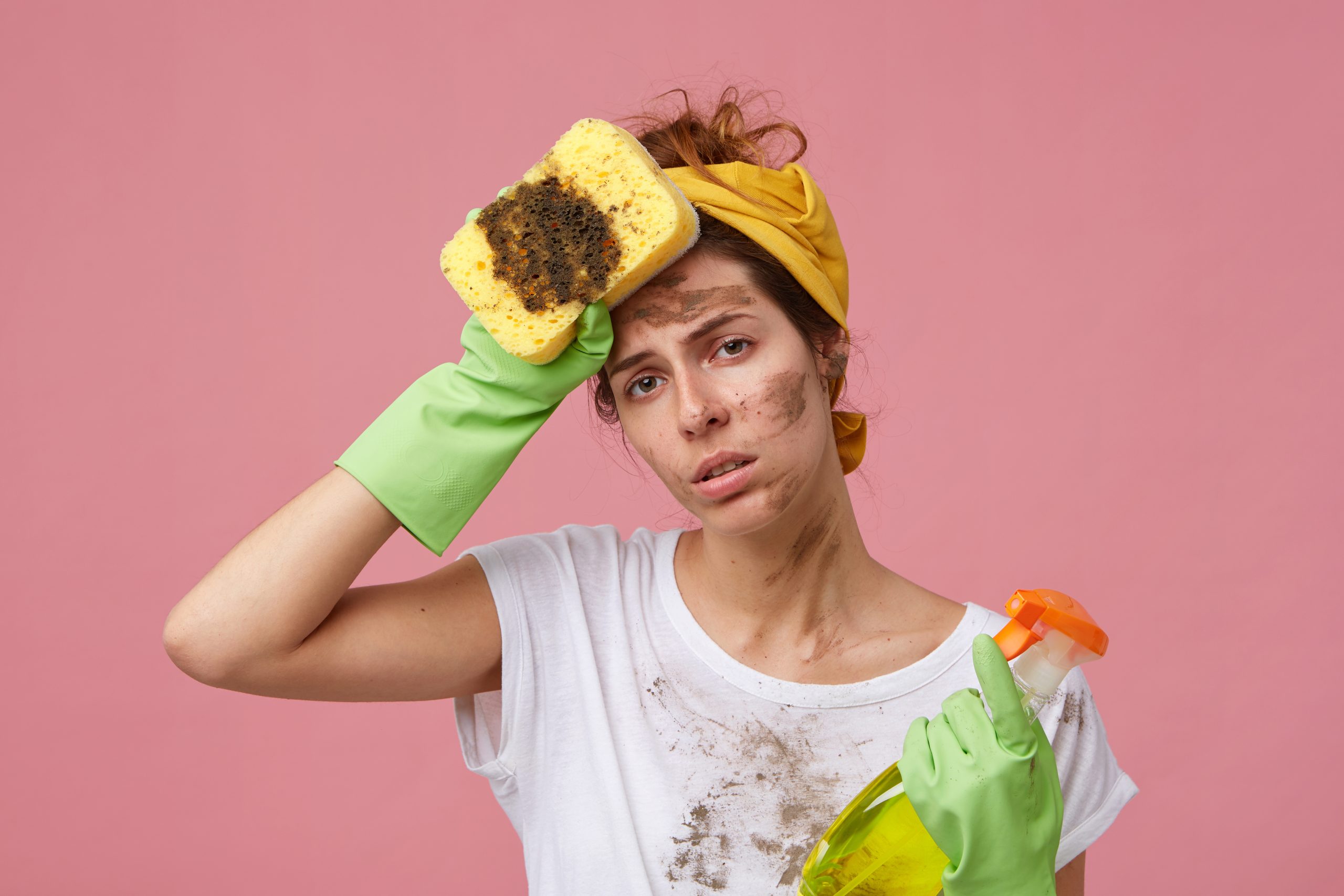 Errori durante le pulizie domestiche: 4 errori comuni e insospettabili