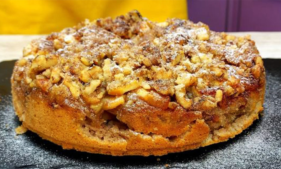 Torta di mele e noci, è più buona di quella della nonna! Ha 170 kcal