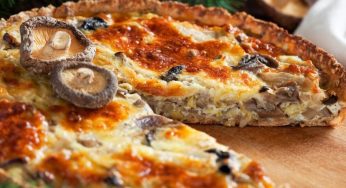 Torta salata con funghi: ci aggiungo il prosciutto e la scamorza affumicata. Il gusto è unico!