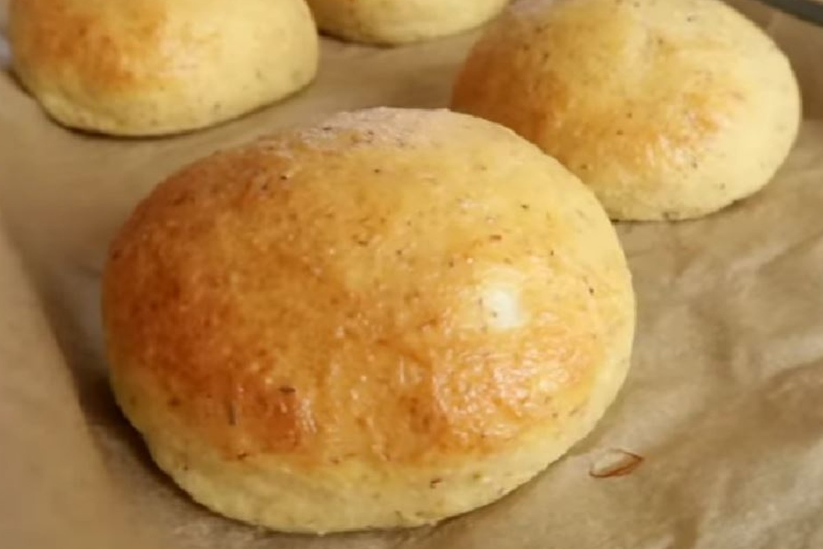 Pane senza farina: posso prepararlo tutti i giorni e con soli 2 ingredienti, con appena 45 kcal