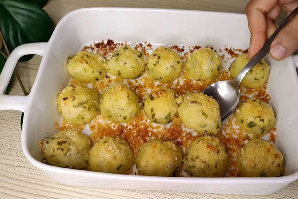 Polpettine di patate al forno: sono super saporite. Hanno solo 30 kcal