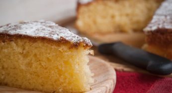 Torta all’arancia con farina di riso: è super leggera e gustosa! Provala subito