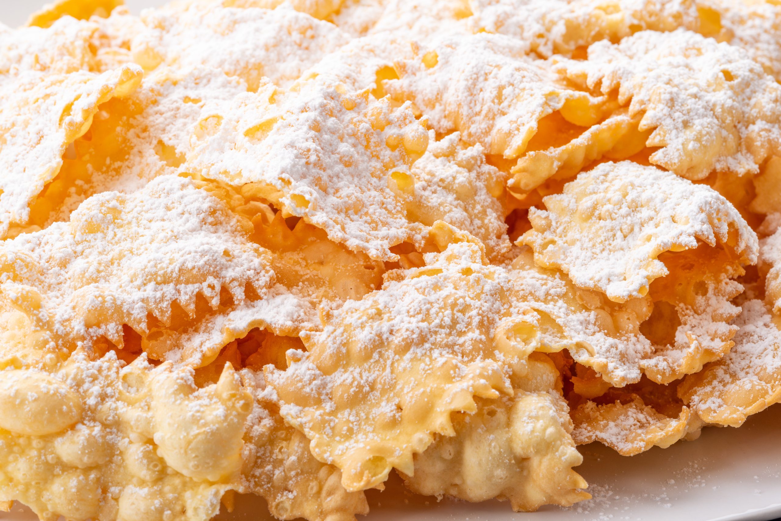 Chiacchiere di Carnevale: il dolce della tradizione. La ricetta della nonna