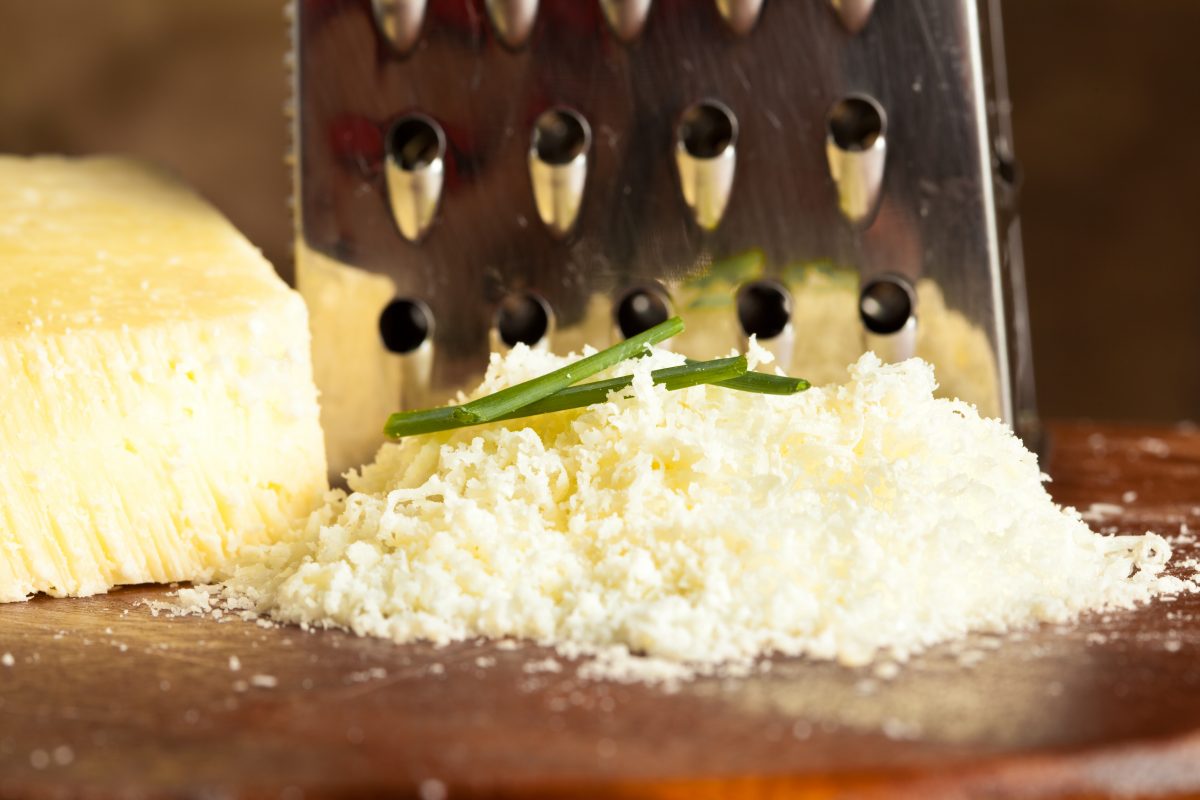 Grattugia del formaggio pulita e disinfettata in un lampo!