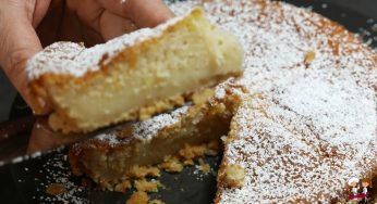 Torta cremosa senza burro e uova: mescola tutto e inforna. Ha solo 170 kcal!