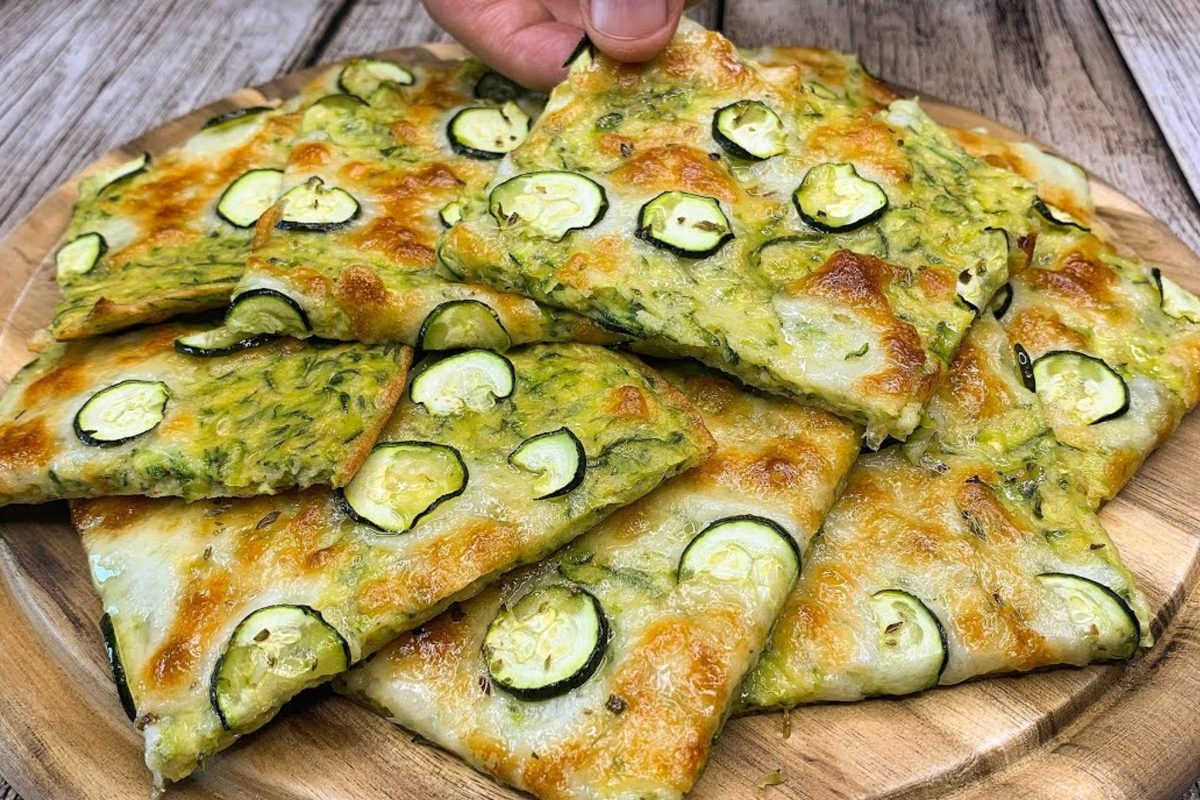 Focaccia di zucchine: questa ricetta è veloce e facilissima! Ha solo 80 kcal