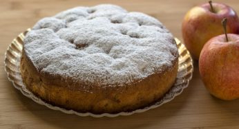 Torta di mele della nonna in versione light, solo 160 kcal!