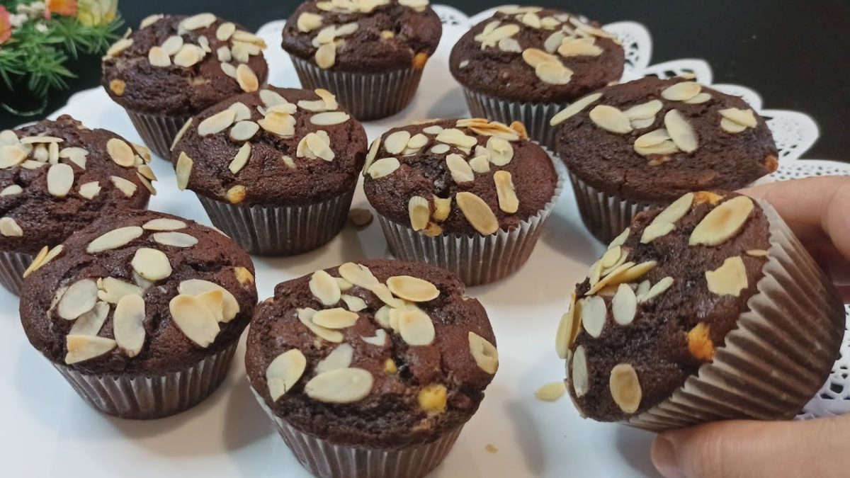 Muffin al cioccolato: sono morbidi e soffici! Impasto semplice in pochi minuti