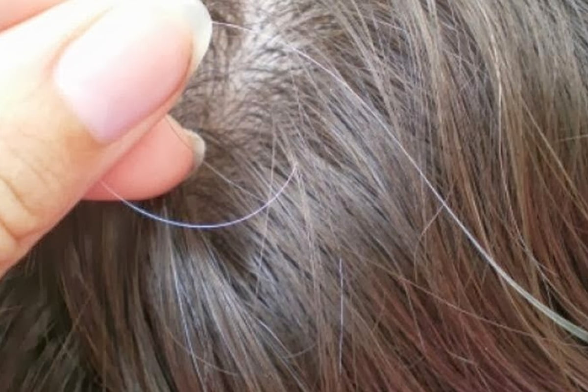 Addio ai capelli bianchi e alle tinte nocive: scopri tutti i rimedi naturali che possono aiutarti!