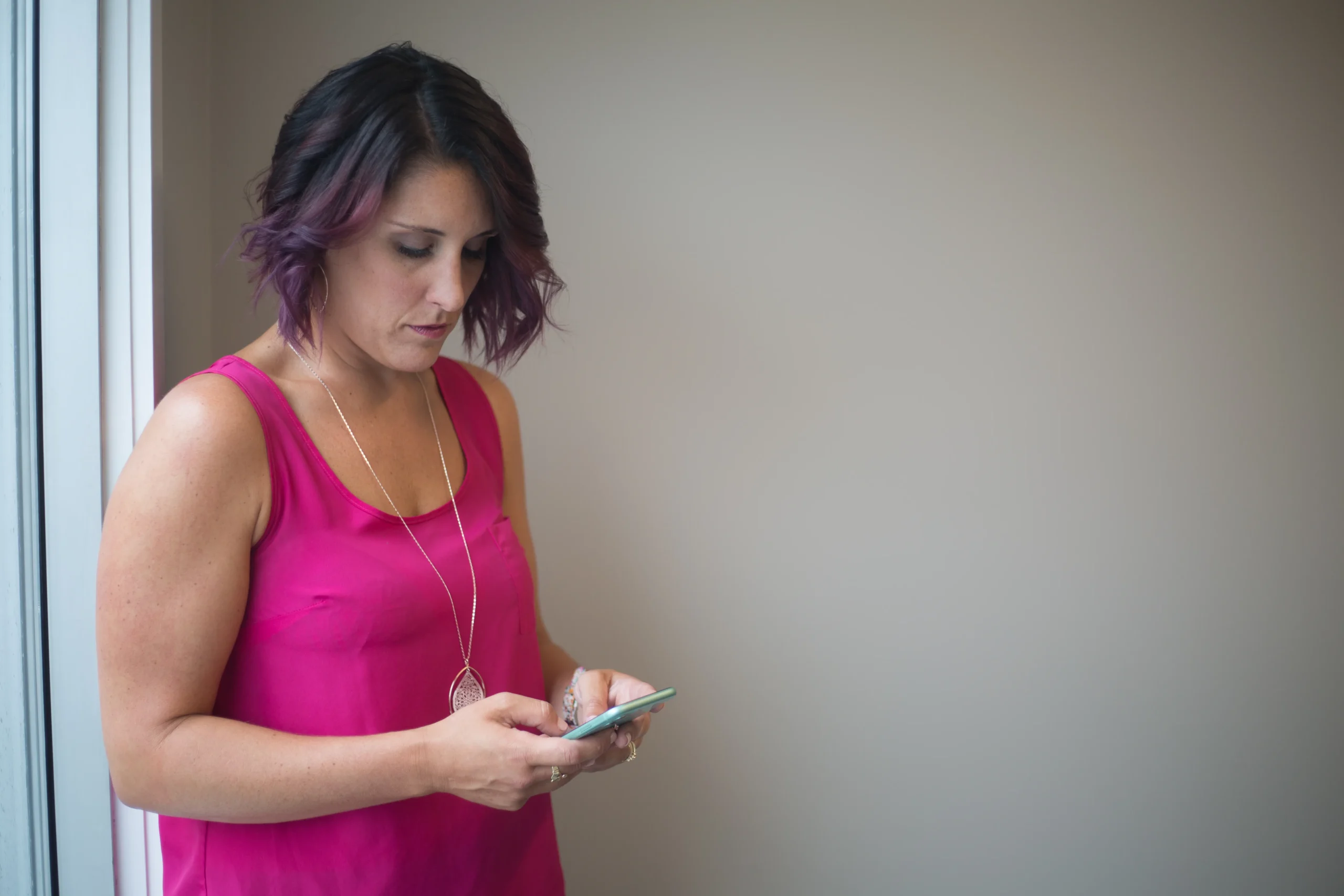 Immagine editoriale per Ricontattare un’amica dopo mesi: il primo messaggio senza rimproveri