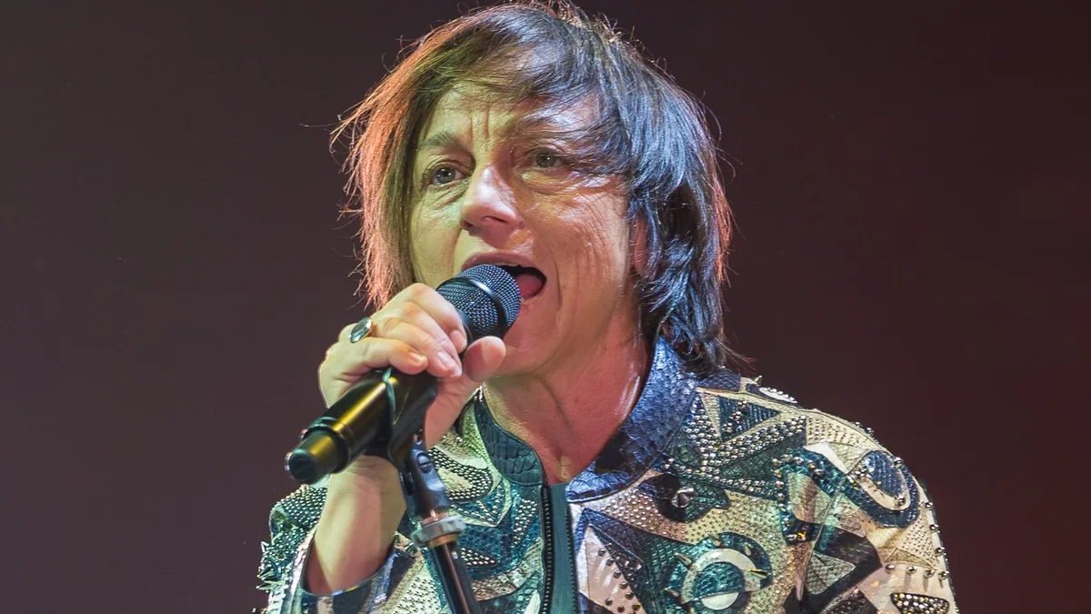 Immagine editoriale per Gianna Nannini e le critiche sulla maternità: quando il giudizio degli altri non decide chi sei